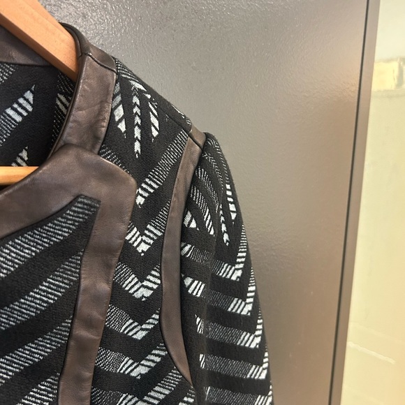 Diane Von Furstenberg 8 wool blend mono c leather trim jacket in great condition - Picture 11 of 16